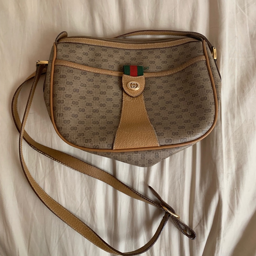 SOLD 🚫 Vintage Gucci Crossbody